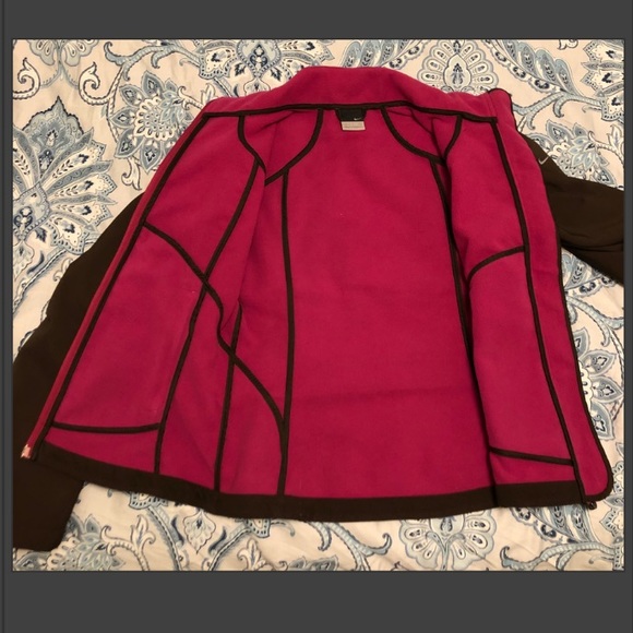 SOLD Women’s Nike Fleece Interior Jacket Small - Picture 3 of 5